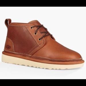 NWT- UGG Men’s Neumel Horween Leather boot, size 5